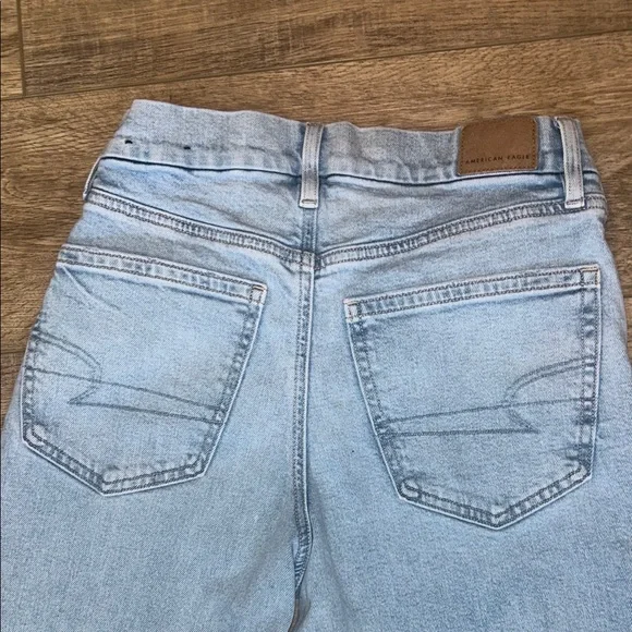 American Eagle Outfitters Light Wash Jeans size: 2 Regular - Picture 5 of 8